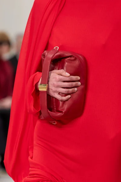 Look 98